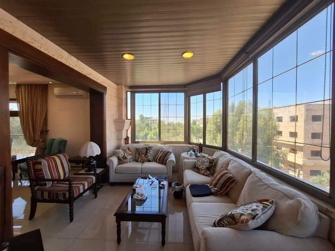 Al-Jandweel Four-Bedroom Apartment with Rooftop in Al-Jandweel, Amman — photo 2