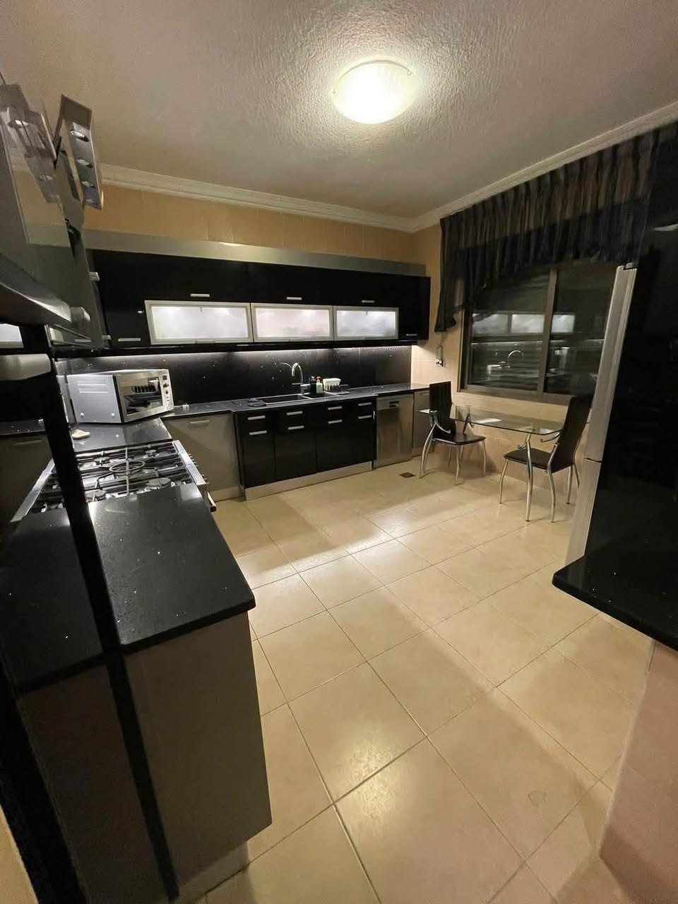 Dahiyat Al-Nakheel Duplex with Extensive Outdoor Space in Dahiyat Al-Nakheel, Amman — photo 4