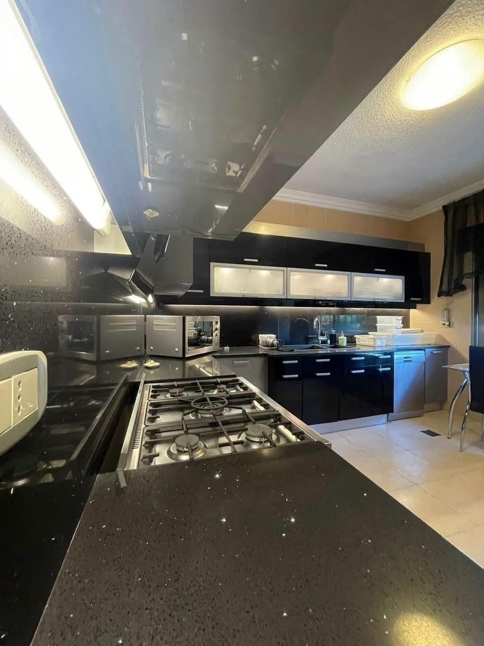 Dahiyat Al-Nakheel Duplex with Extensive Outdoor Space in Dahiyat Al-Nakheel, Amman — photo 5