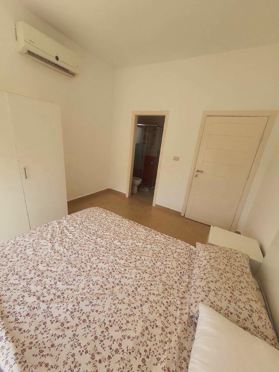 Furnished Investment Apartment by the University North Gate in University of Jordan, Amman — photo 4