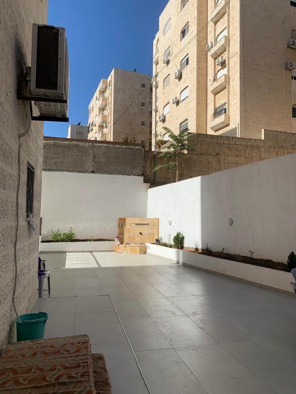 Dahiyat Al-Rasheed Apartment with 120 m² Outdoor Space in Dahiyat Al-Rasheed, Amman — photo 4