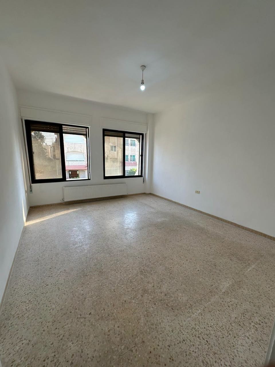 First-Floor Villa Apartment for Annual Rent in Al-Madinah Al-Munawarah Street, Amman — photo 5