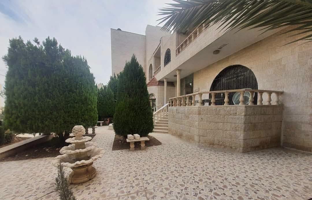 Independent Duplex Villa with Gardens in Al-Jubeiha, Amman
