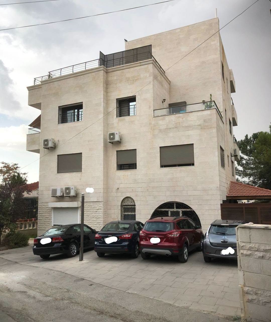 Residential Building near the University of Jordan in Al-Jubeiha – University District, Amman — photo 3